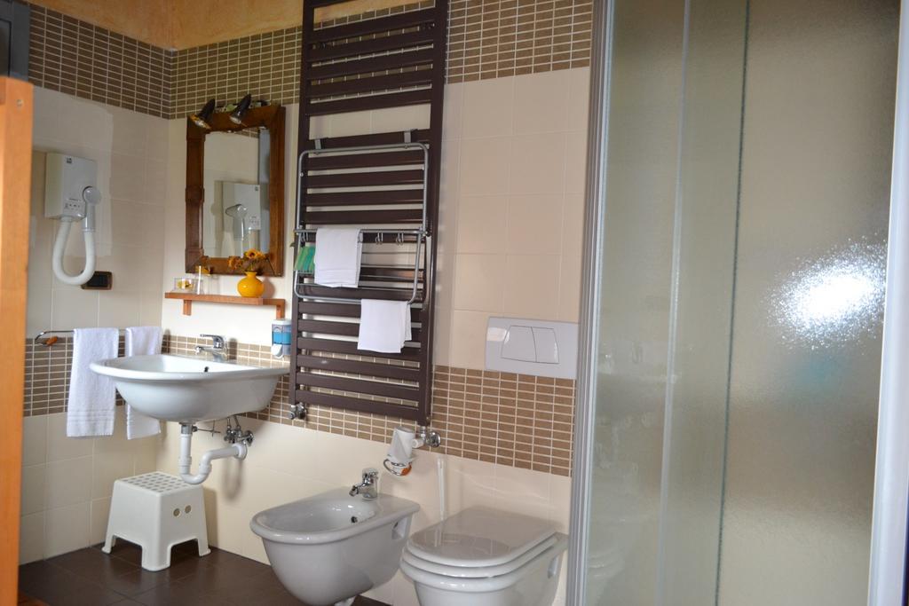 B&B Edera Castagnole Piemonte Екстериор снимка